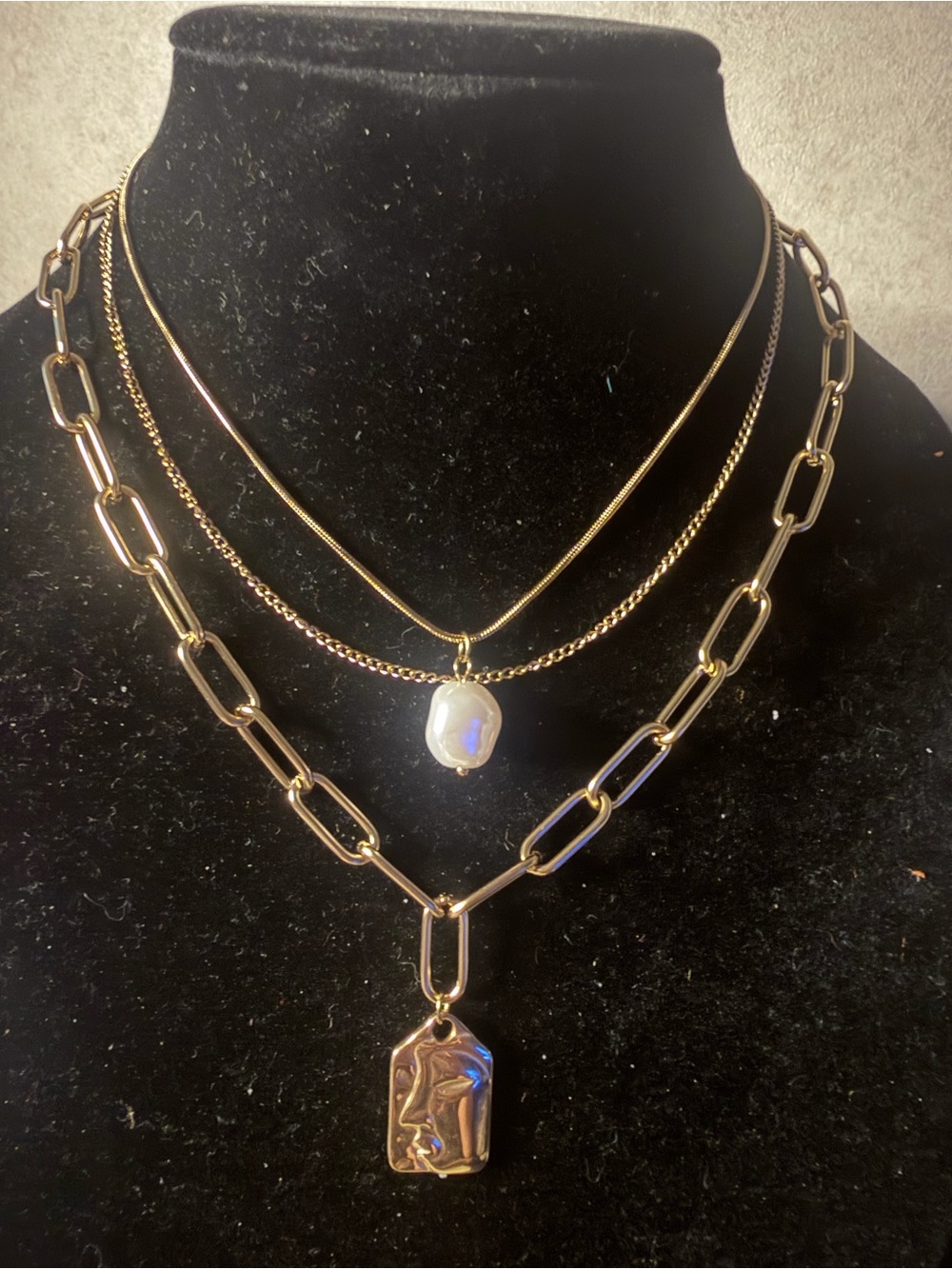 Gold Layered Chain Necklace Set with Pearl and Pendant